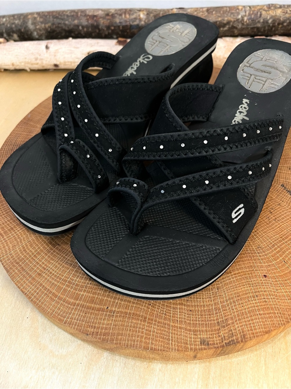 Y2K Vintage Skechers Cali Wedge Sandals Black Rhinestone Thong Flip Flops Size 8 - Picture 7 of 14